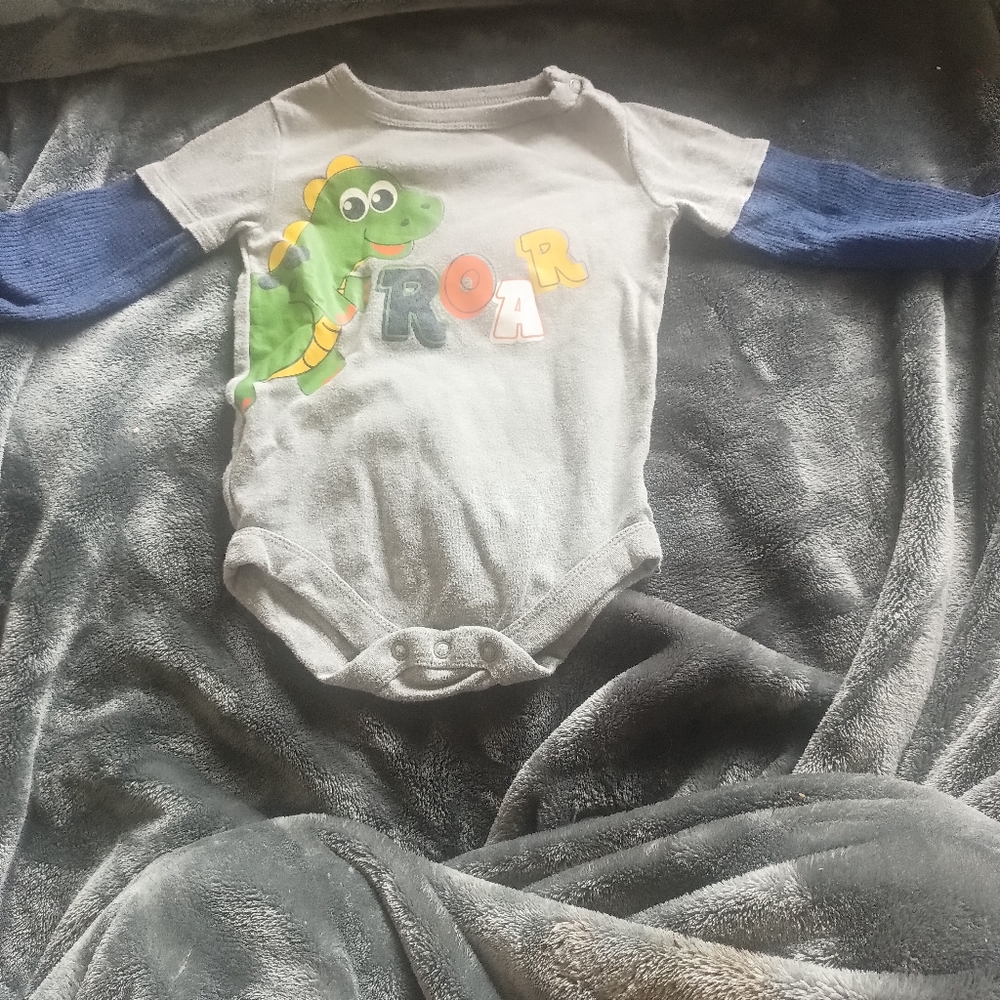Garanimals baby boy onesie size 6-9 months